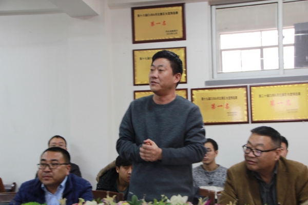 解决采购难题 学校体育装备座谈会在保定召开