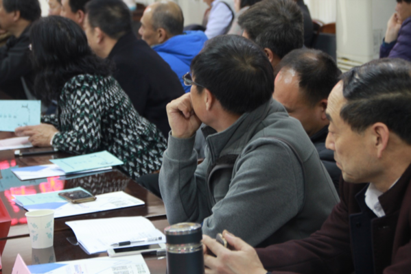 解决采购难题 学校体育装备座谈会在保定召开