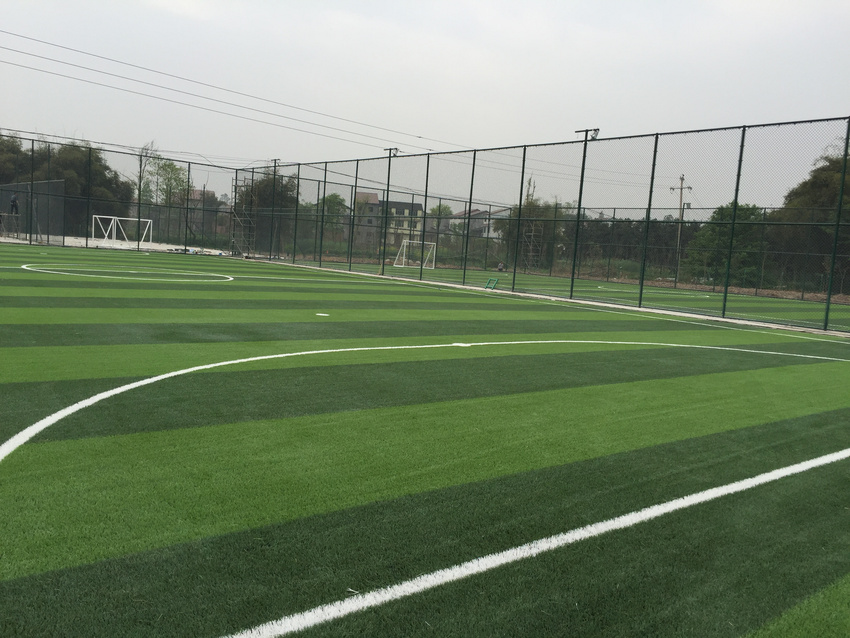学校运动场塑胶跑道足球场人造草坪环保绿色球场假草