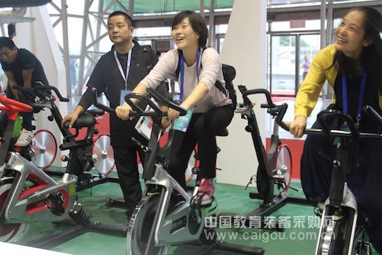 全国学校体育与卫生器材装备展示会隆重开幕