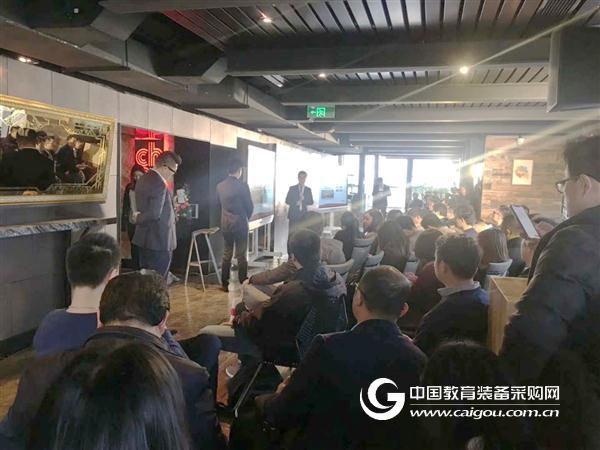 鸿合商用交互平板X9空降上海 魅力势不可挡