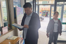 甘肅民族師范學(xué)院黨委副書記、校長唐偉堯深入校園檢查假期安全及維修施工工作