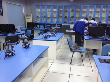 中小学机器人实验室建设方案 机器人解决方案 机器人创客教室