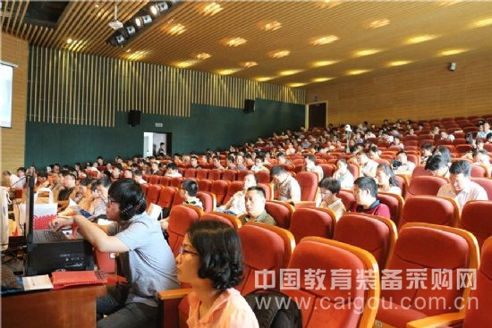 江蘇省泰州市成功舉辦教育裝備“數字化學習”專題展演活動