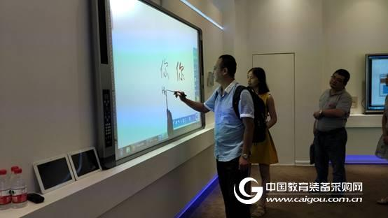 銳達與福州八中共同推進綜合素質評價實踐