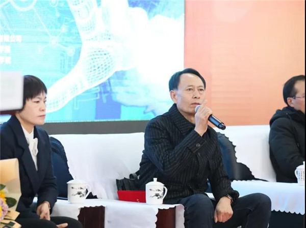 新工科、创新程、AI新未来主题论坛在四川应用技术职业学院举办