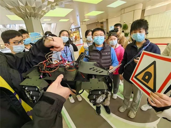 PK智能驾驶，“中国100”学员化身创造栗无人驾驶小专家