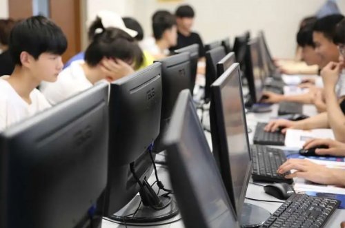 華碩D700+云課堂系統5.0，安徽合肥技師學院深化職業教育信息化革新