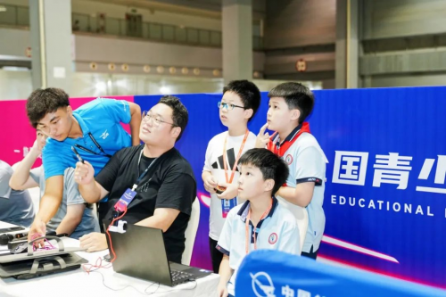 全國青少年無人機大賽：心系教育，高巨創新為青少年插上夢想飛翼