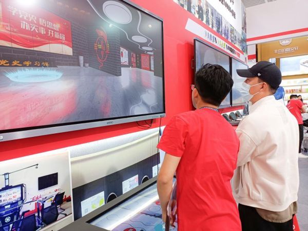 嘉蓮VR亮相82屆中國教育裝備展 創新VR產品引爆現場體驗潮