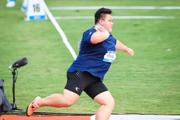 田徑首金！上大學子宋佳媛奪冠！