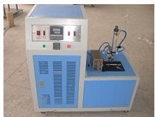 如何操作使用橡膠低溫脆性試驗機