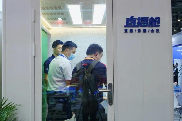 三尺空間,一鍵開播 79屆教裝展保利威直播艙引爆行業熱議!