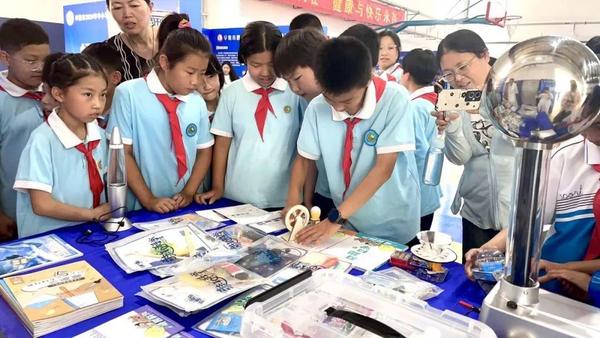 科技活動周｜奇趣科學走進辛集市2024年中小學科技節