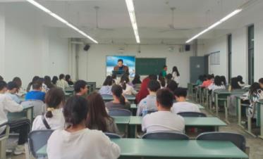 四川文理學院師生“同上一堂航天精神思政大課”