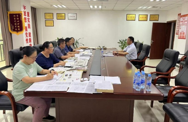 1727060542469907.jpg 江西科技師范大學副校長吳志遠到檔案館(校史館)調研指導工作