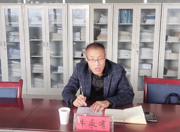 甘肅民族師范學院黨委委員、副校長牛永有列席旁聽信息工程學院黨委理論學習中心組學習（擴大）會