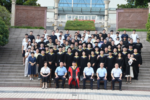 河南城建学院举行高等学历继续教育2025届毕业生毕业典礼暨学位授予仪式