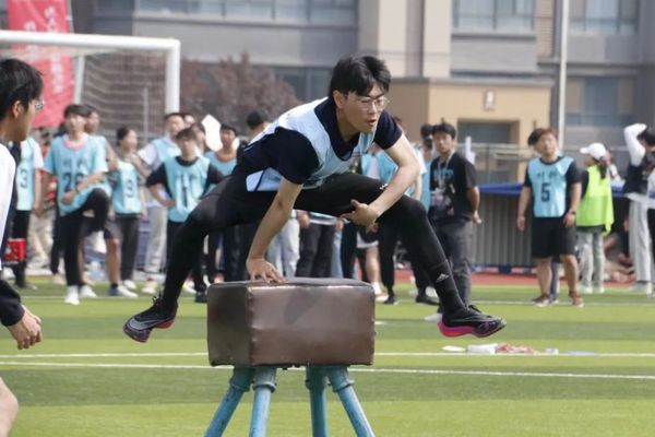 筑梦新征程！西安建筑科技大学举行第58届田径运动会