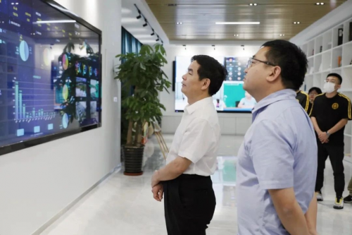 北京師范大學校長董奇視察教育集團，智慧教育大數據平臺打破界限為用戶智慧服務