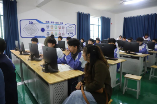 創想三維助力遵義教育，百臺3D打印機捐贈儀式圓滿舉行