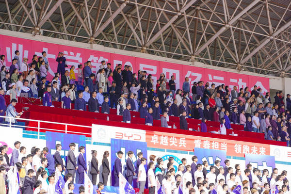 卓越尖兵 青春擔當 領跑未來 哈工大第59屆田徑運動會舉行