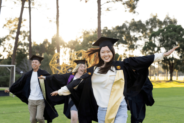 权威发布 | 2025年QS世界大学排名，科廷大学再创新高！世界排名上升9名！