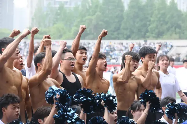 重慶師范大學舉辦第五十七屆春季田徑運動會