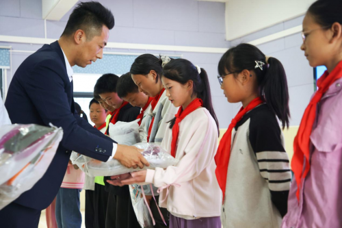 用心有为 为爱起航|派逊公益行，暖意遍洒绩溪、会宁、武平